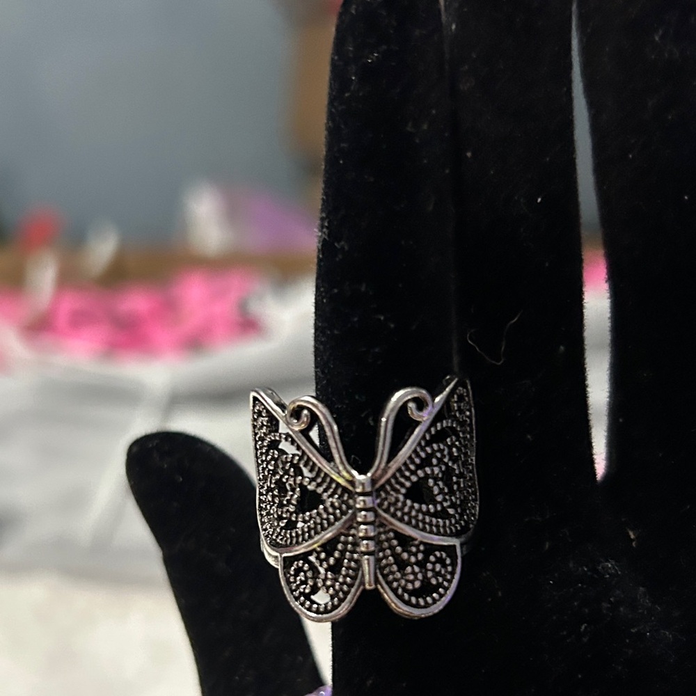 Elegant Silver Butterfly Ring